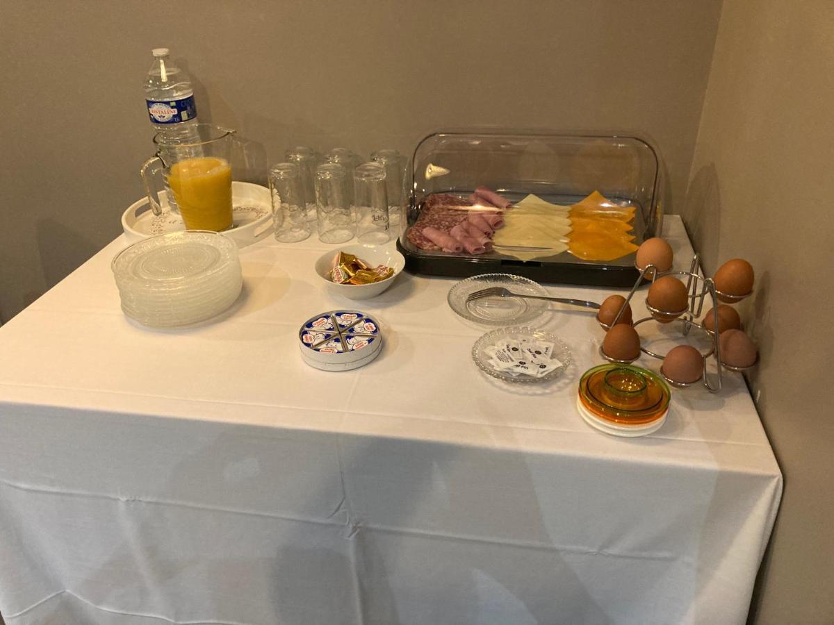 Hotel Le Saint Patrice Bayeux Ngoại thất bức ảnh