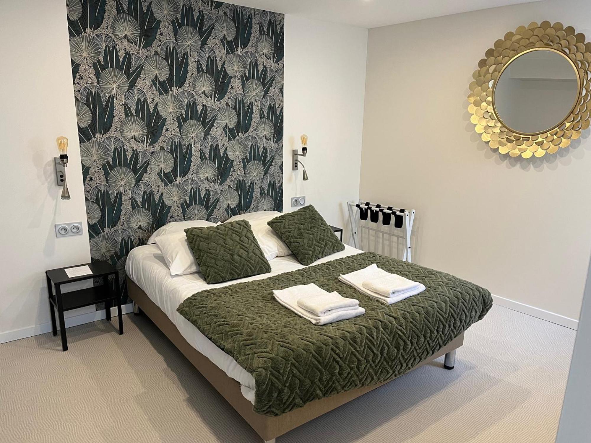 Hotel Le Saint Patrice Bayeux Ngoại thất bức ảnh