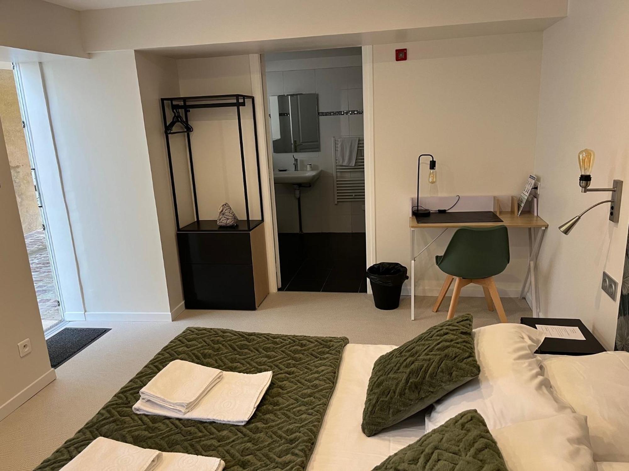 Hotel Le Saint Patrice Bayeux Ngoại thất bức ảnh