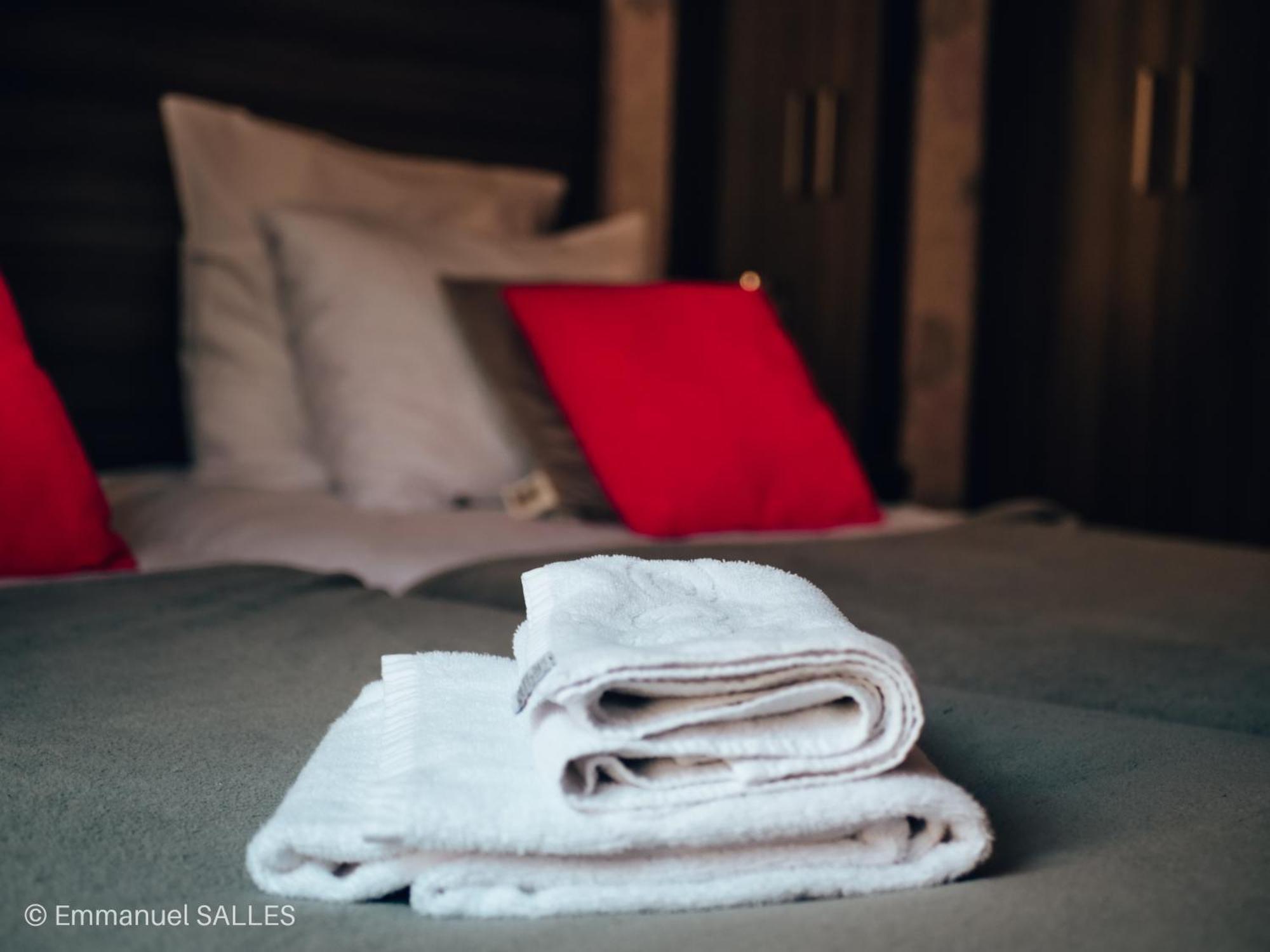 Hotel Le Saint Patrice Bayeux Ngoại thất bức ảnh